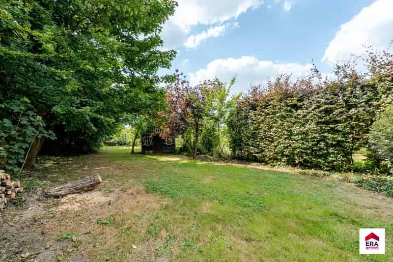 Huis te Koop Roosdaal: 3 slaapkamers, Ruime Tuin en Garage