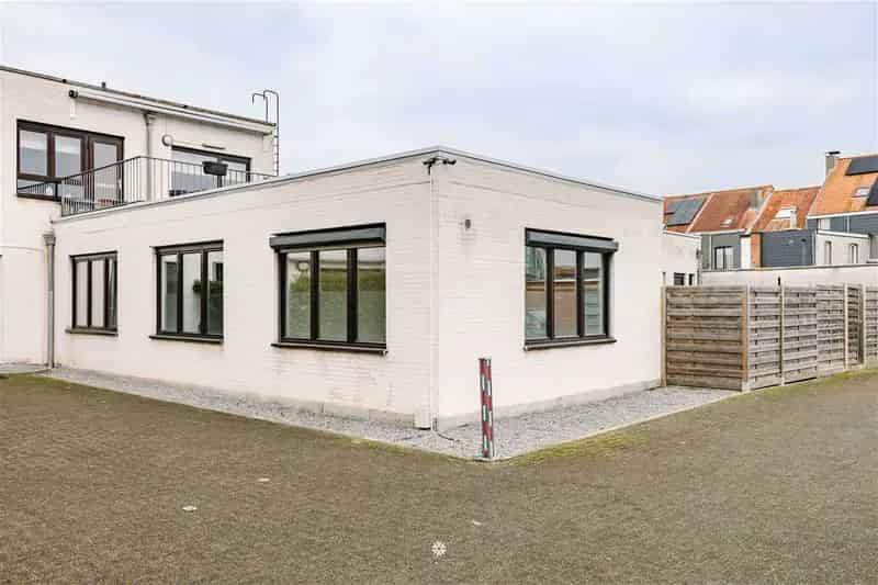 Appartement te huur Sint-Niklaas: Instapklaar met Terras en Autostaanplaats