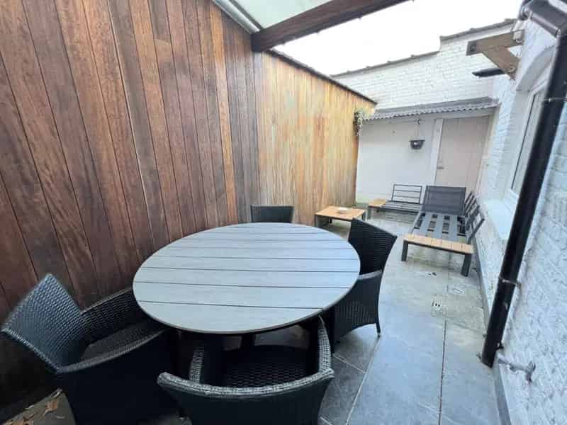 Instapklare woning 4 slaapkamers terrassen centrum Ieper