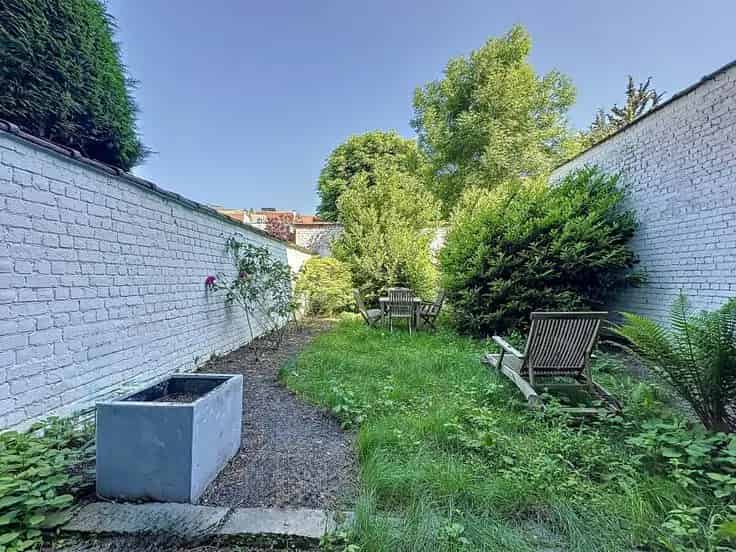 Appartement Te Koop: Gerenoveerd met Tuin Nabij Winkels