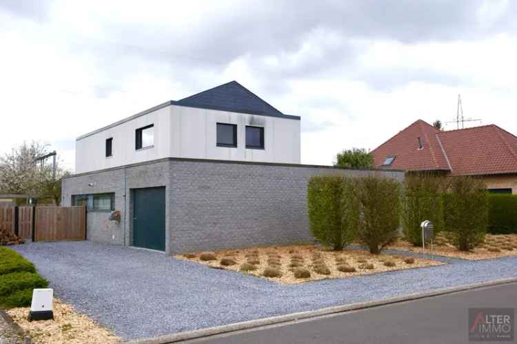 Te koop moderne villa met 4 slaapkamers in Hasselt Kiewith