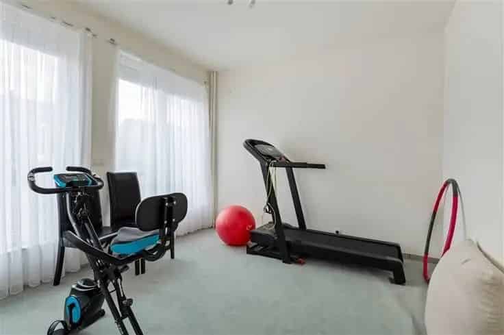 Huis Te Koop 5 Slaapkamers Instapklaar Commerciële Ruimte