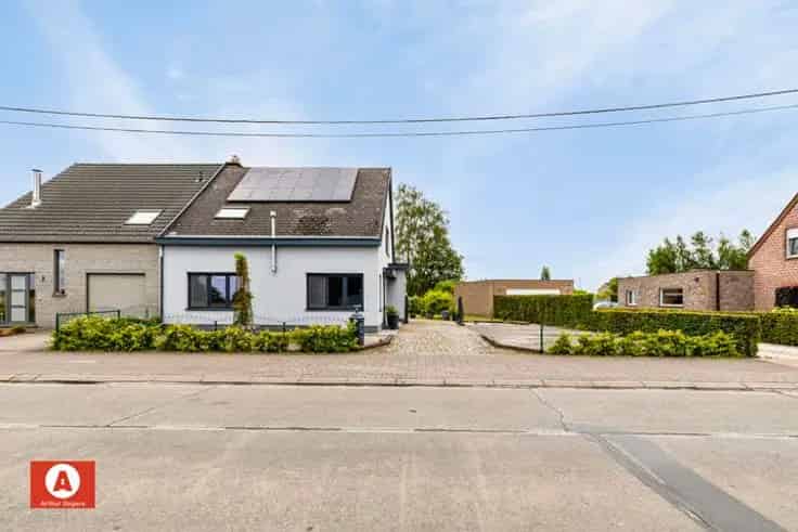 Huis Te Koop 3 slaapkamers  222m2  Veranda Tuin