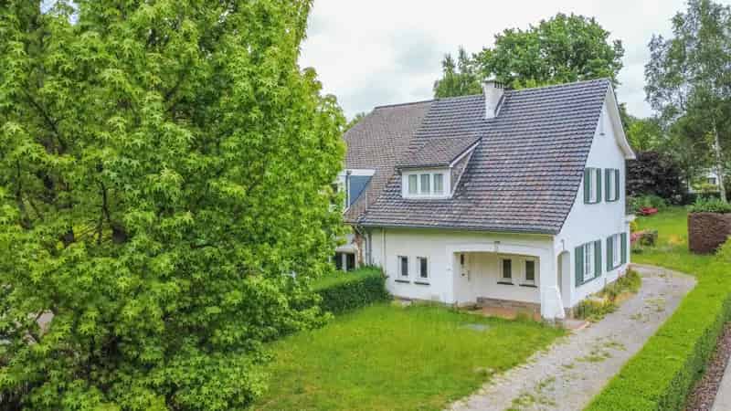 Charmante Driegevelwoning Rustige Locatie