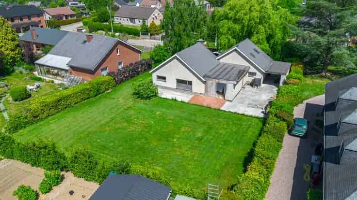 Villa te Koop: 3 Slaapkamers Tuin Schoorsteen