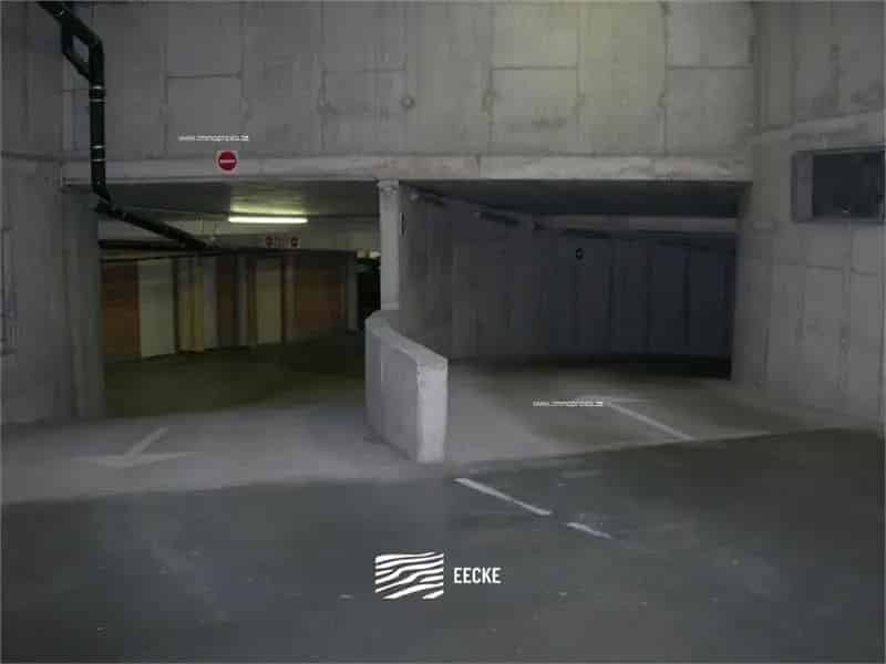 Garage te koop Nieuwpoort - Afgesloten garagebox 272x497m