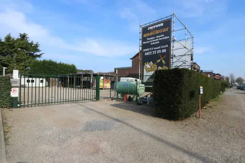 Te Huur: Ruim Terrein 10a59ca Maasmechelen Toplocatie