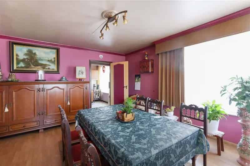 Appartement te huur Genk 3 slaapkamers garage