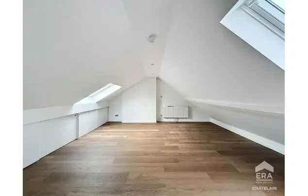 Huur 92m² Duplex Appartement 1 Slaapkamer Schaerbeek