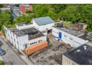 Industrie te koop Luik - 3 Magazijnen Kantoor Appartement