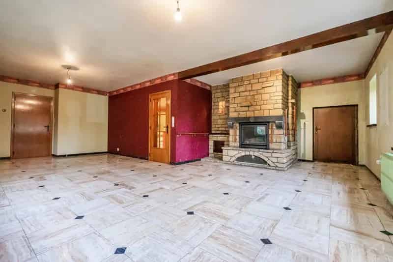 Huis met 5 slaapkamers en 2 appartementen te Rochefort
