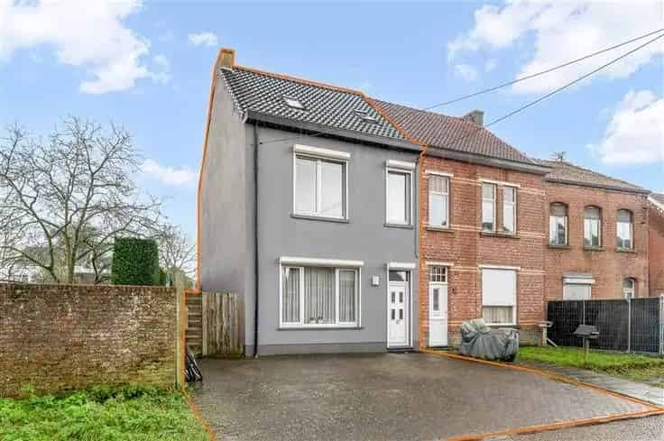 Huis Te Koop: 3 Slaapkamers, Rustig Gelegen, Uitstekend Onderhouden