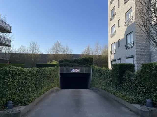 Parkeerplaats te Auderghem nabij Chaussee de Wavre