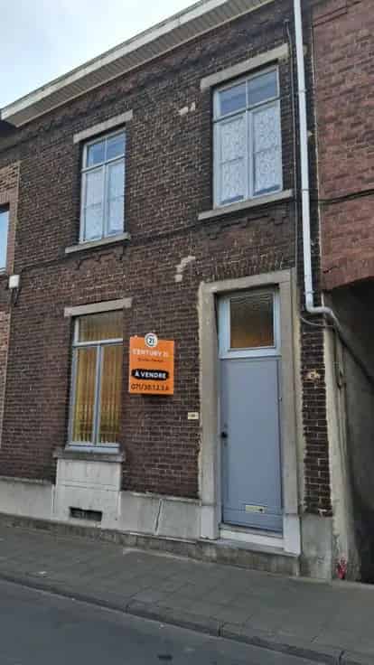 Huis te renoveren nabij autostrades en voorzieningen