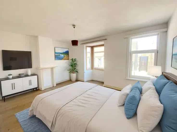 Huis Te Koop Sint-Kruis: Ruime Gezinswoning 3 4 slaapkamers