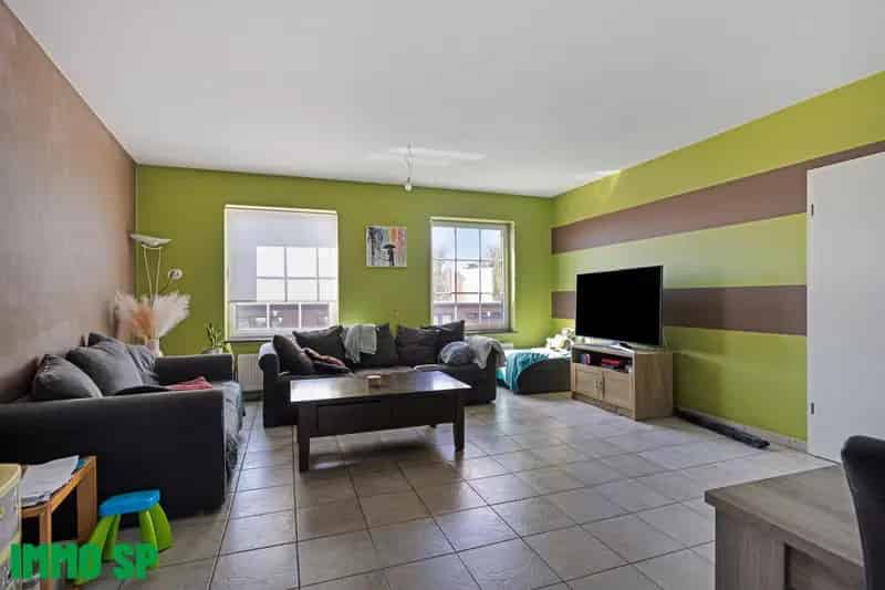 Duplex Appartement te Koop: 2 slaapkamers, Terras & Parking