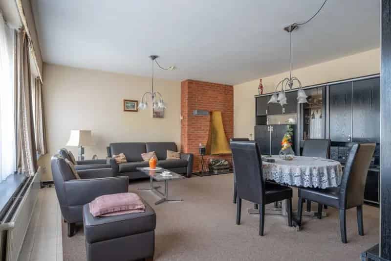 Rustige woning 3 slaapkamers garage