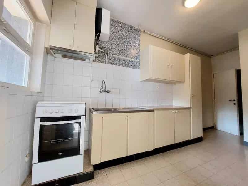 Halfopen Woning 5 Slaapkamers 2 Garages