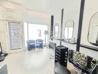 Handelspand te Huur Anderlecht 50m² Schoonheidssalon Kapsalon