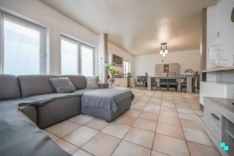 Huis te Koop Beveren Leie: Handelswoning met Appartement