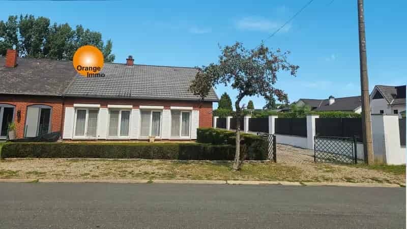 Bungalow met 3 slaapkamers, rustig gelegen met een grote tuin.