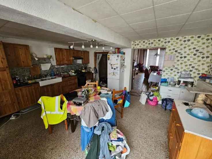 Huis te koop in Moustier-sur-Sambre met 4 slaapkamers en tuin