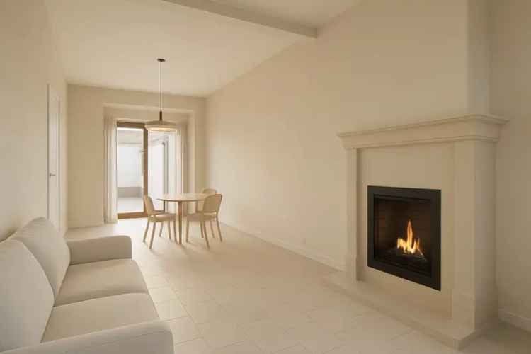 Huis te koop: Ruime klassieke woning met potentieel