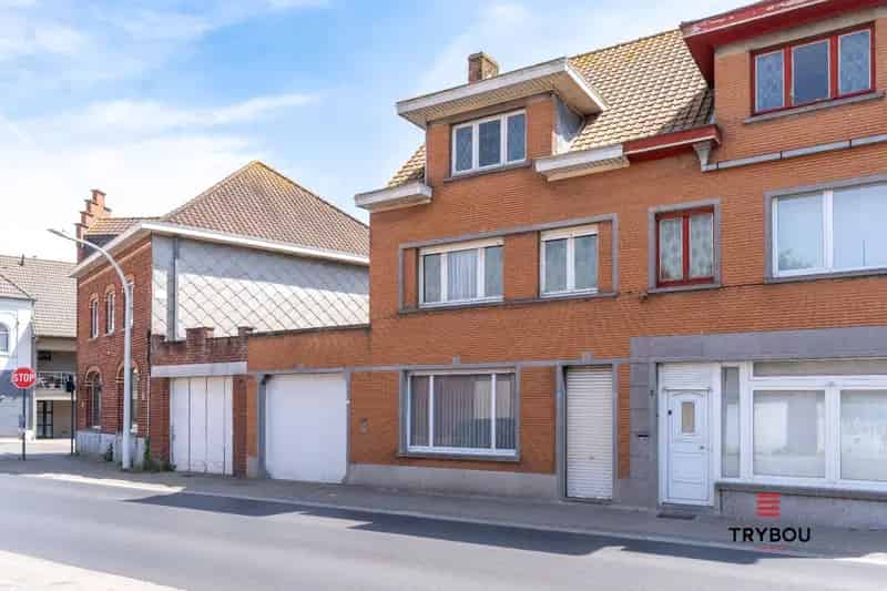 Huis te koop Houthulst: 3 slaapkamers te renoveren