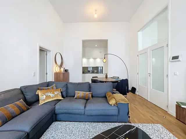 Gelijkvloers Appartement te Huur Brussel 88m² gerenoveerd