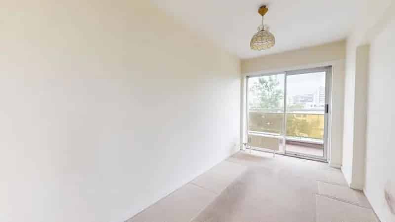 Appartement te Evere Nabij NATO 73m2 2 slaapkamers terras