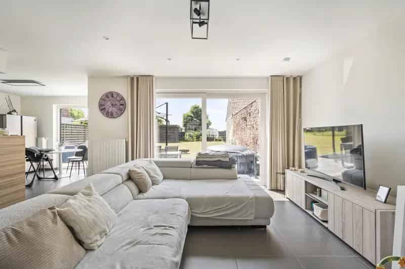 Instapklare Halfopen Bebouwing 3 Slaapkamers Carport Tuin