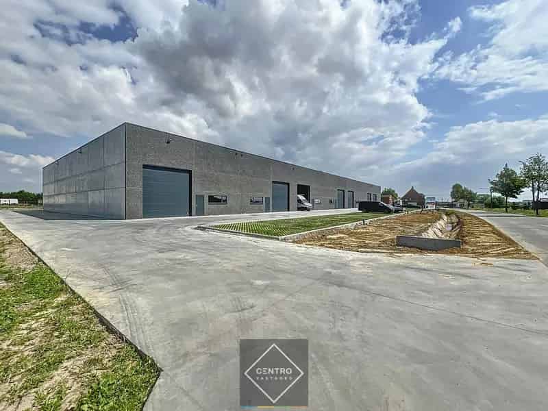 Magazijn 216m² te Sleidinge 7m hoogte