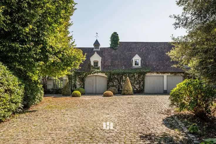 Huis Te Koop Ooidonk: Exclusief Landhuis met Zwembad