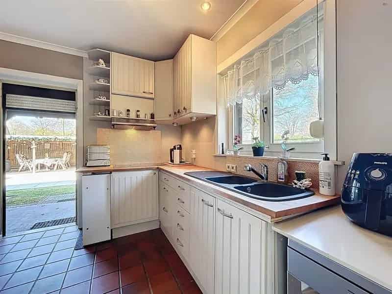 Open Bebouwing 2 Slaapkamers Garage 677m²