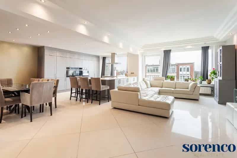 Antwerpen Gerenoveerd Appartement 3 Slaapkamers 185m² Terras