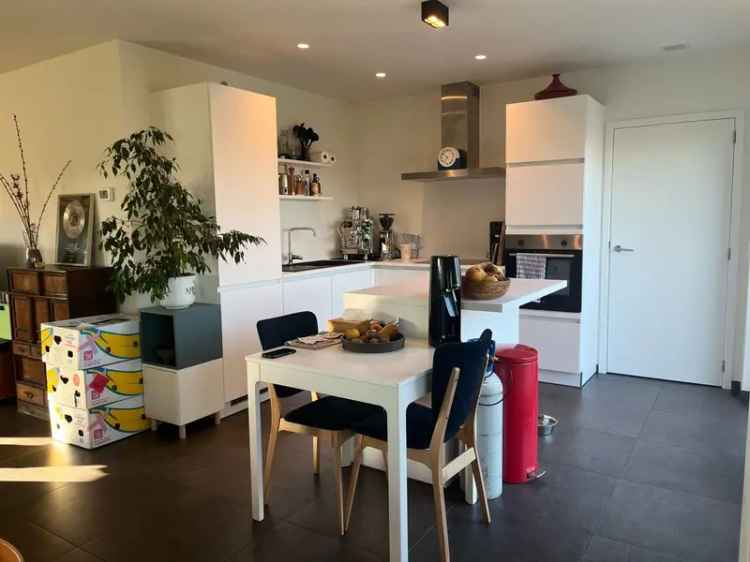 Te koop ruime open woning met 3 slaapkamers en tuin