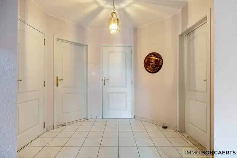 Ruime woning 3 slaapkamers rustig gelegen