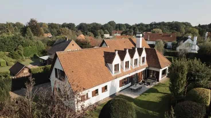 Landhuis te Koop Sint-Martens-Latem: Ruimte, Rust en Comfort