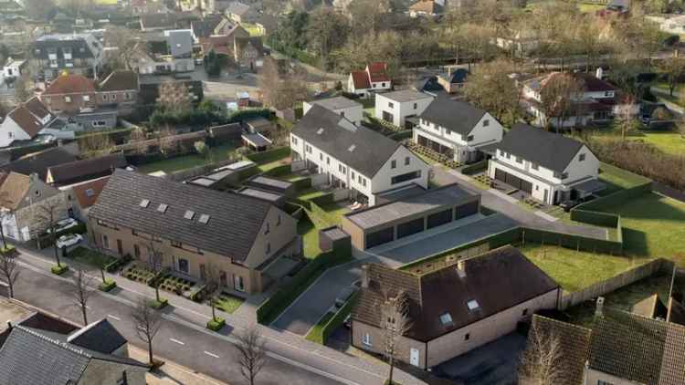 Huur huis in Jabbeke met 4 slaapkamers en moderne afwerking