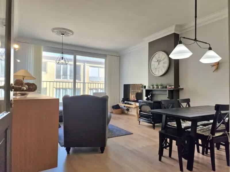 Appartement te huur De Panne: Instapklaar 2 slaapkamers, Zeezicht