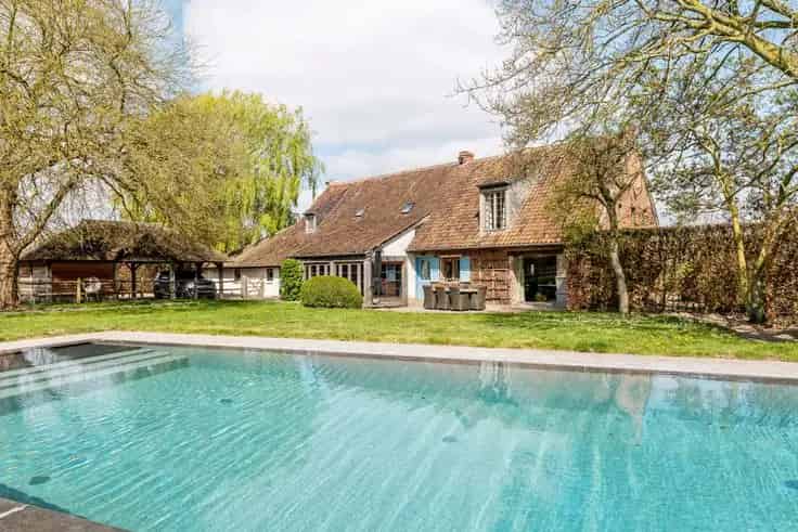 Landelijke hoeve te koop: Gerenoveerde charme met modern comfort