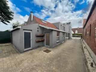 Huis te koop Sinaai - Ruime woning met 2 slaapkamers en bijgebouw