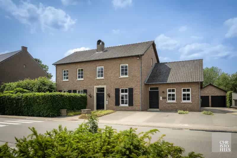 Huis te koop: Villa met praktijkruimte