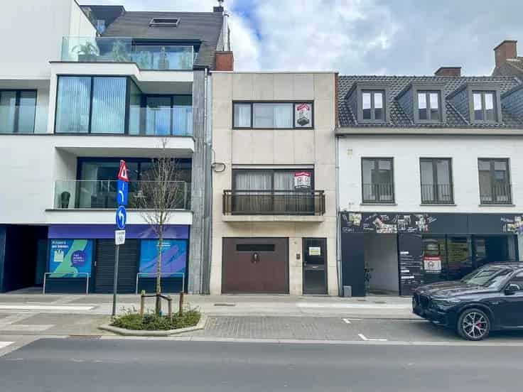 Huis Te Koop Torhout: Ruime Bel-Etage met Garage Tuin en Lift