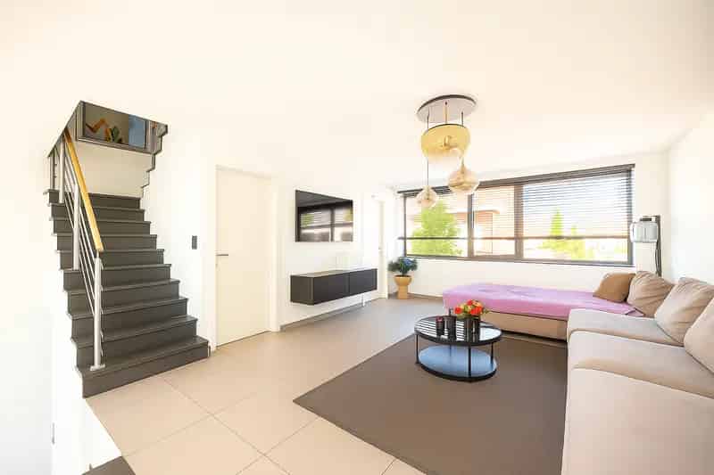 Moderne 4 Slaapkamer Huis Te Huur 2022 Garage Zuidwest Tuin
