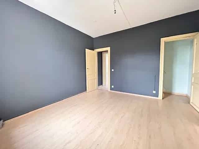 Te renoveren woning met 4 slaapkamers