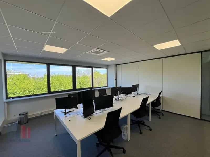 Kantoorruimte te huur Sint-Denijs-Westrem 339m²