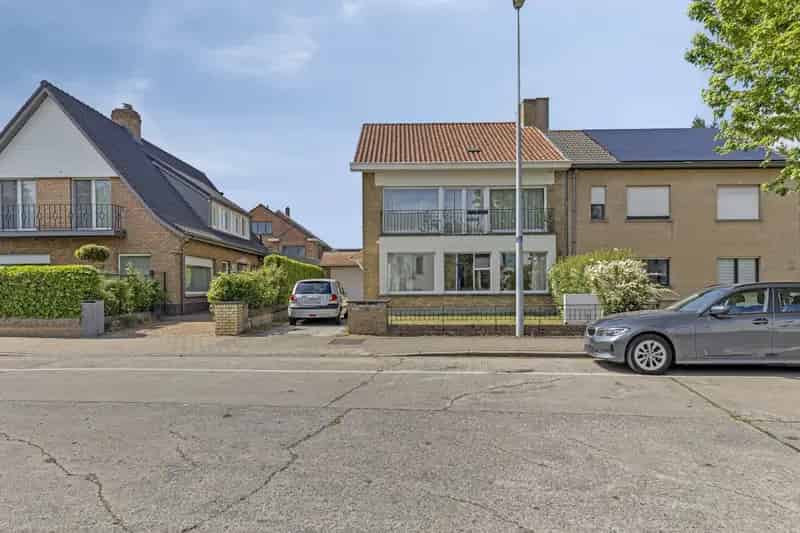 Appartementen te Koop Sint-Andries: Opbrengsteigendom met 2 Appartementen en Garage