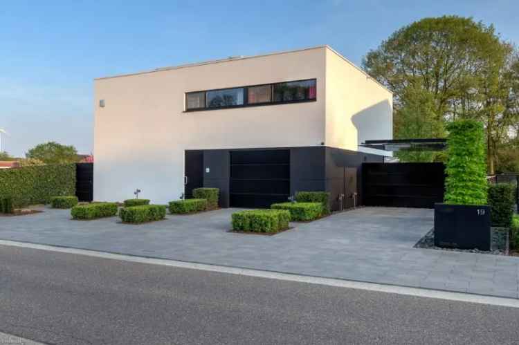 Luxe Villa te Koop met Zwembad en Bouwgrond