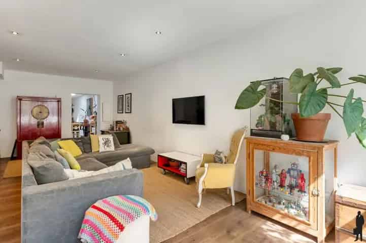 Huis te koop Antwerpen: 4 slaapkamers, tuin en atelier